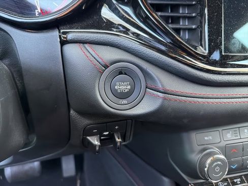 Used 2024 Dodge Durango GT image 17