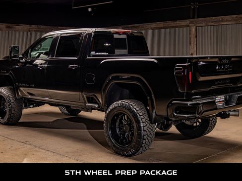 Used 2025 GMC Sierra 3500 Denali w/ Denali Reserve Package image 7