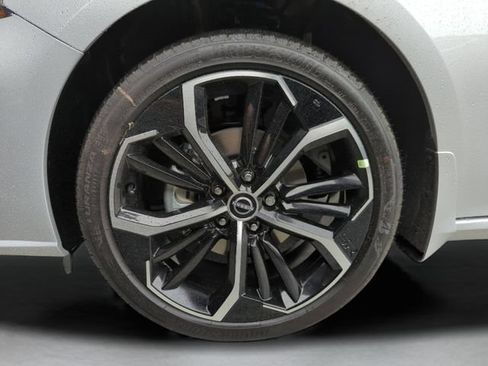 Used 2025 Nissan Altima 2.5 SR FWD image 42