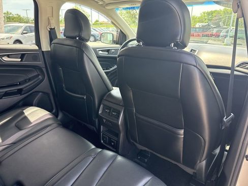 Used 2018 Ford Edge Titanium w/ Equipment Group 301A AWD/4WD image 14