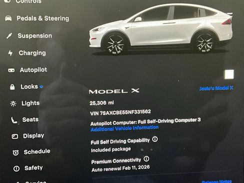 Used 2022 Tesla Model X Base image 16