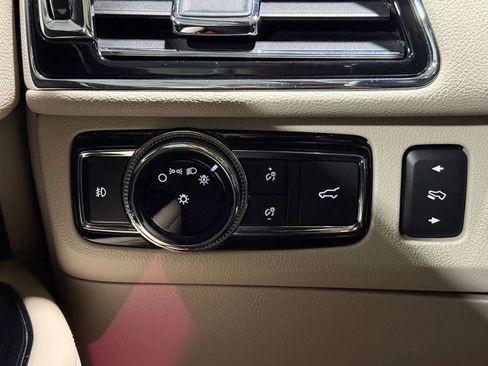 Used 2019 Lincoln Navigator L Reserve AWD/4WD image 33