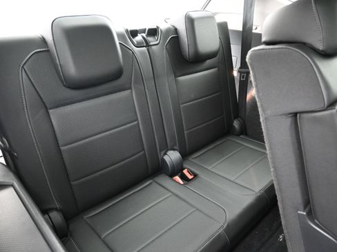 Used 2019 Volkswagen Tiguan SEL w/ 3rd Row Seat Package AWD/4WD image 25