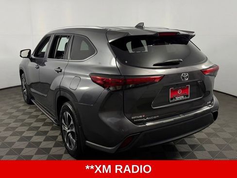 Used 2023 Toyota Highlander XLE FWD image 6