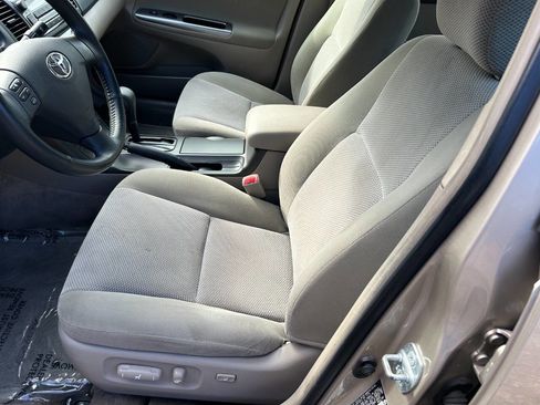 Used 2005 Toyota Camry SE FWD image 27