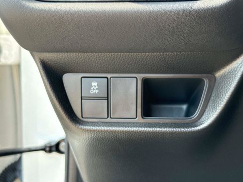 Certified 2023 Honda HR-V LX image 28