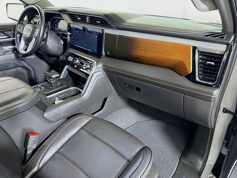 Certified 2025 GMC Sierra 1500 Denali w/ Technology Package AWD/4WD image 29