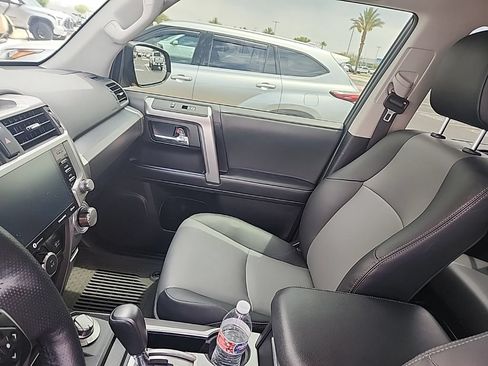 Used 2024 Toyota 4Runner SR5 Premium w/ SR5 Premium Package AWD/4WD image 10