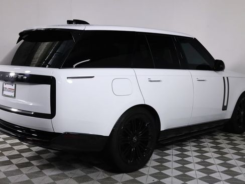 Used 2025 Land Rover Range Rover SE AWD/4WD image 6