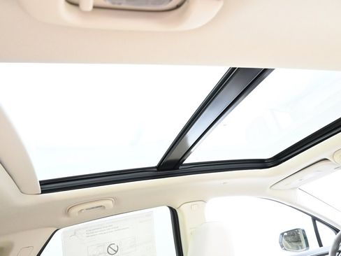 New 2025 Cadillac XT5 Premium Luxury w/ LPO, Floor Liner Package image 17