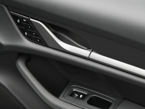 Certified 2025 Porsche Taycan image 20