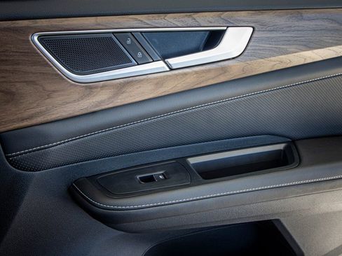 New 2026 Volkswagen Atlas SE image 44