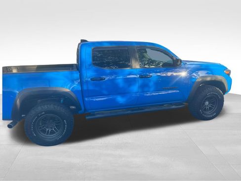 Used 2021 Toyota Tacoma TRD Off-Road w/ Technology Package AWD/4WD image 22