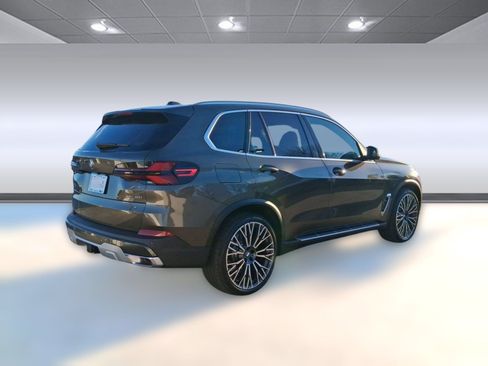 Used 2026 BMW X5 xDrive40i w/ Executive Package AWD/4WD image 9
