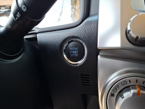 Used 2022 Toyota 4Runner SR5 Premium image 23