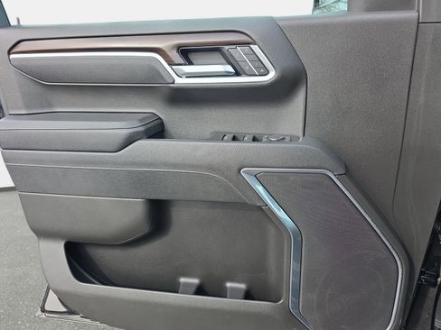 Used 2025 GMC Sierra 1500 SLT image 27