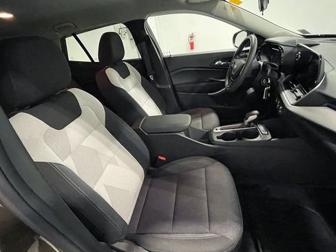 Used 2024 Chevrolet Trax LS FWD image 25