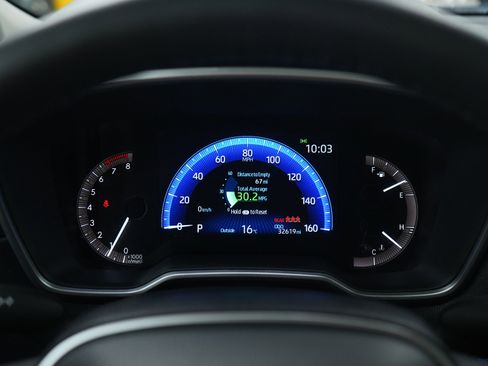 Used 2022 Toyota Corolla Cross XLE image 26