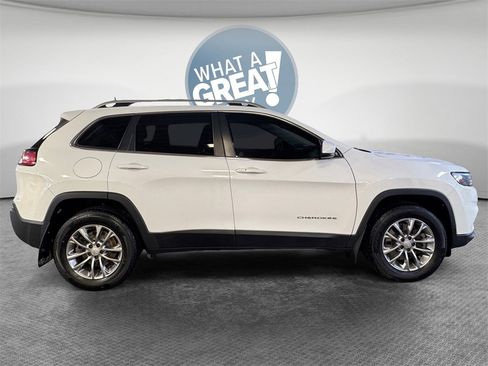 Used 2019 Jeep Cherokee Latitude Plus w/ Cold Weather Group image 2