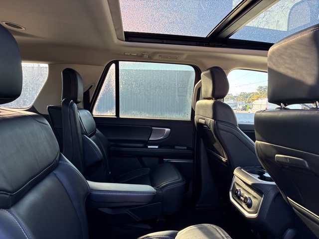 Used 2025 Ford Expedition Max Platinum AWD/4WD image 23