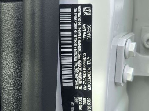 Used 2023 Jeep Renegade Latitude image 15