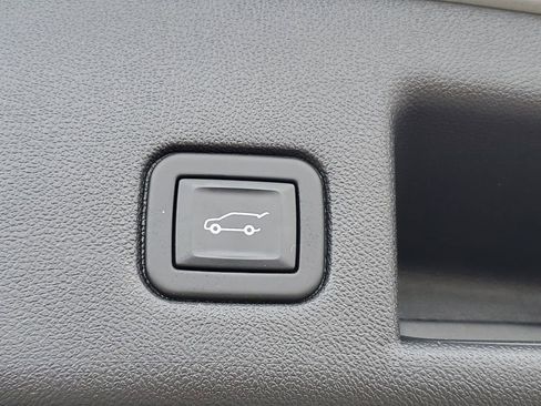 Used 2020 Chevrolet Equinox LT image 33