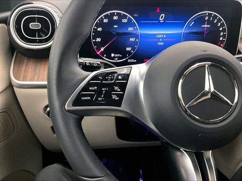 Certified 2025 Mercedes-Benz GLC 350e 4MATIC image 21