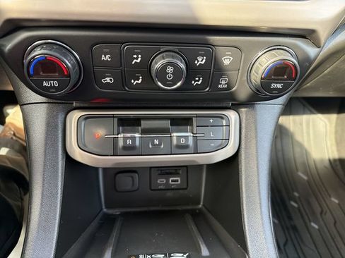 Used 2020 GMC Acadia Denali w/ Technology Package AWD/4WD image 16