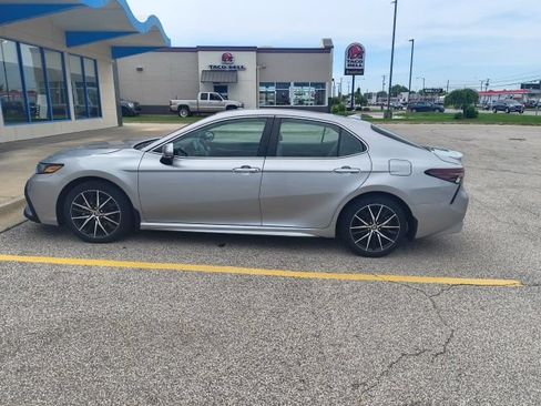 Used 2023 Toyota Camry SE AWD/4WD image 6