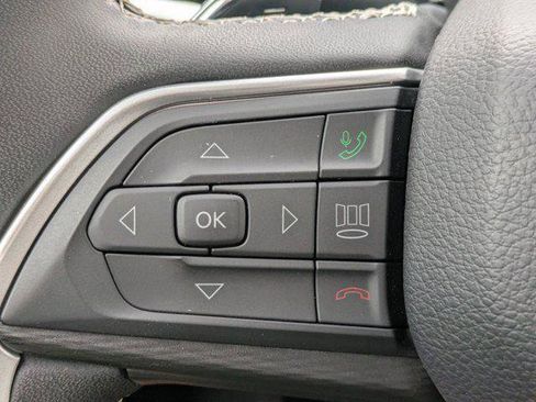 Certified 2023 Jeep Grand Cherokee L Laredo image 22