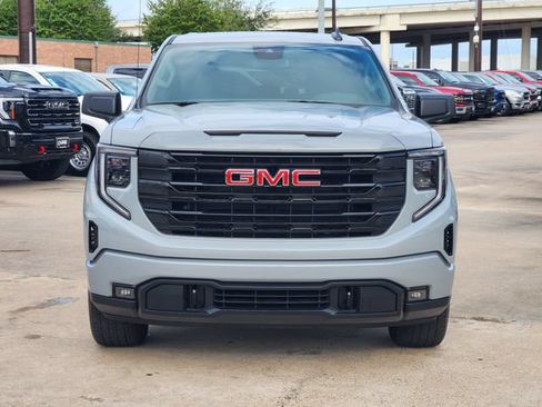Used 2024 GMC Sierra 1500 Elevation AWD/4WD image 2