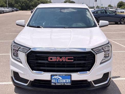 Used 2024 GMC Terrain SLE FWD image 9