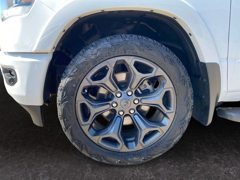 Used 2020 RAM 1500 Laramie AWD/4WD image 9