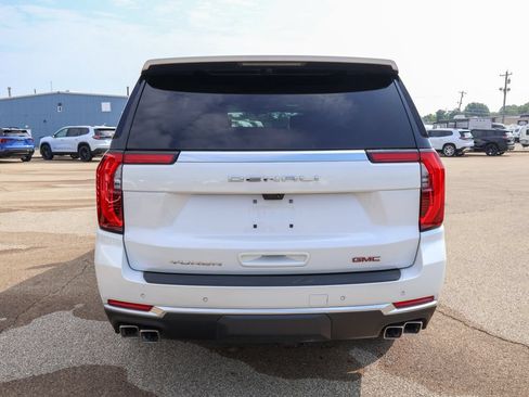 Used 2025 GMC Yukon XL Denali w/ Denali Reserve Package AWD/4WD image 4