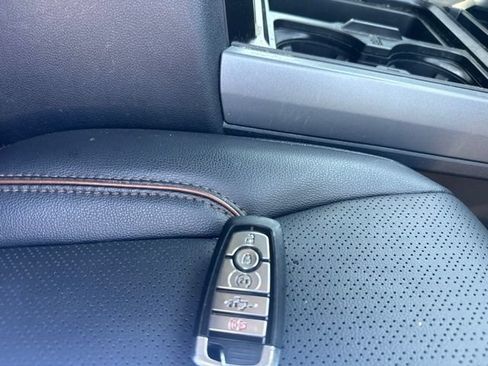 Used 2026 Ford F250 Lariat AWD/4WD image 7