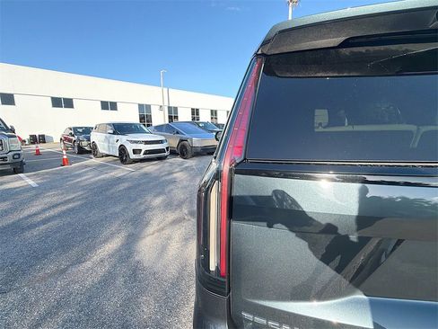 Used 2021 Cadillac Escalade Sport image 11