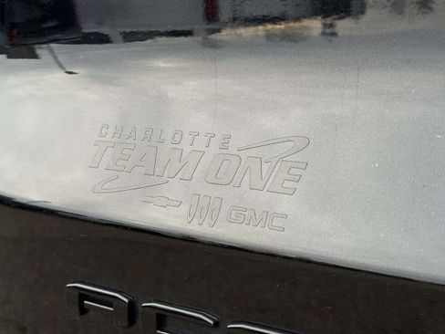 Certified 2023 GMC Acadia SLE w/ Driver Convenience Package image 34