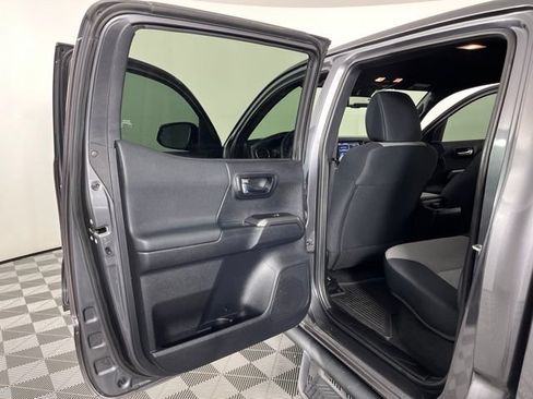 Used 2021 Toyota Tacoma TRD Off-Road w/ Technology Package AWD/4WD image 43