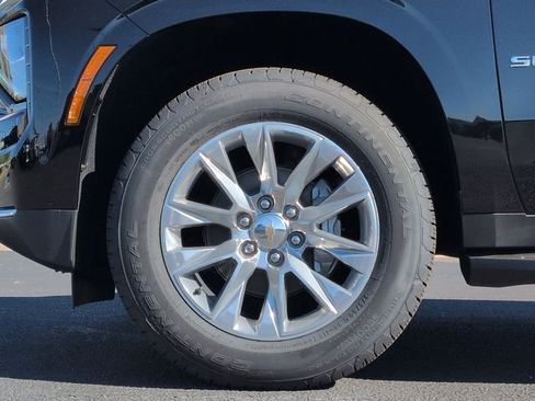 New 2026 Chevrolet Suburban Premier w/ Sun And Tow Package image 32