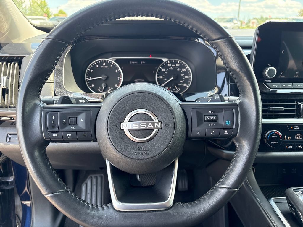 Used 2025 Nissan Pathfinder SV FWD image 12