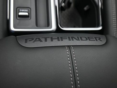 Used 2026 Nissan Pathfinder Platinum FWD image 40