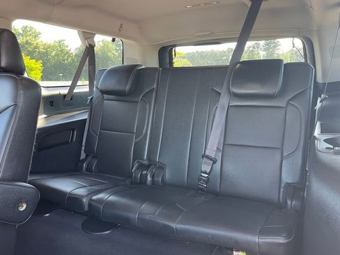 Used 2020 GMC Yukon XL SLT AWD/4WD image 36