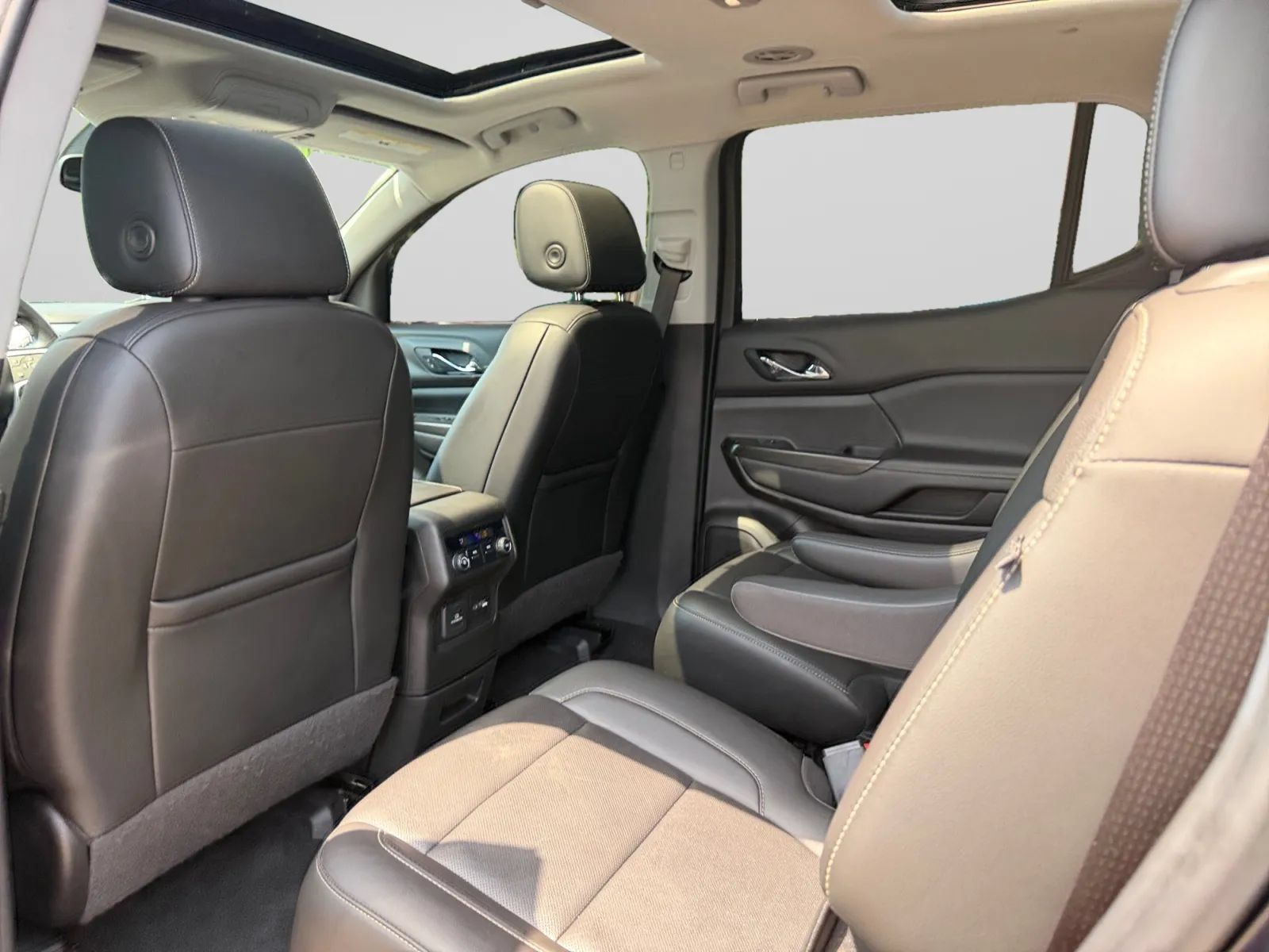 Used 2021 GMC Acadia SLT w/ LPO, Floor Liner Package FWD image 24