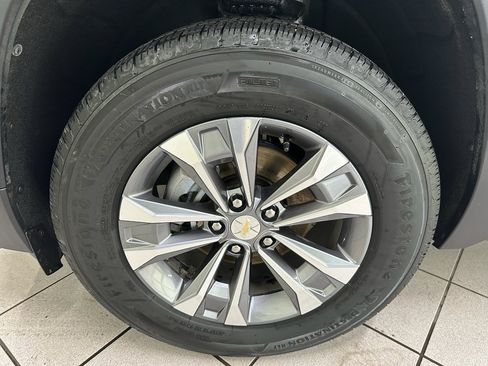 Certified 2025 Chevrolet Equinox LT FWD image 16