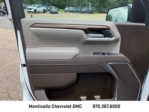 New 2026 GMC Sierra 1500 SLE w/ Preferred Package RWD image 10