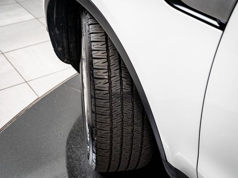 Used 2019 Land Rover Discovery HSE image 40