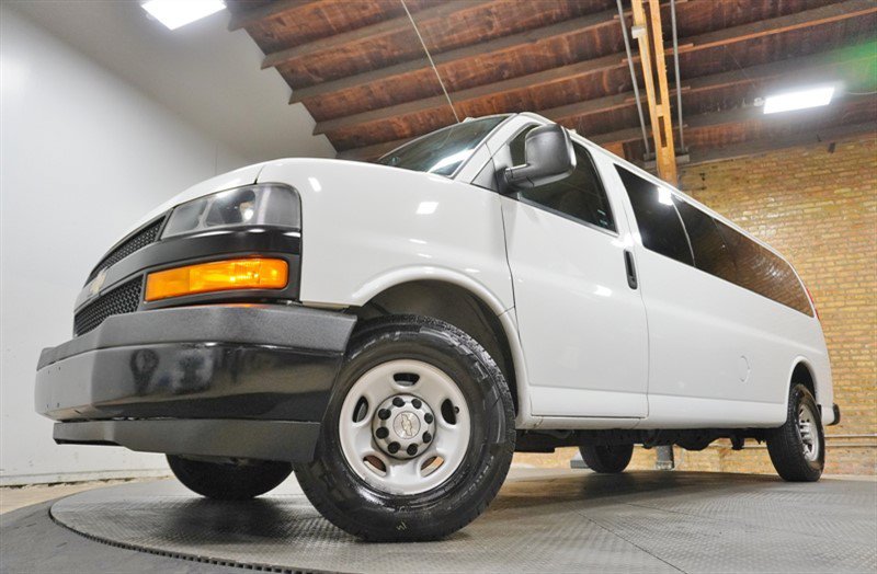 Used 2019 Chevrolet Express 3500 LS RWD image 3