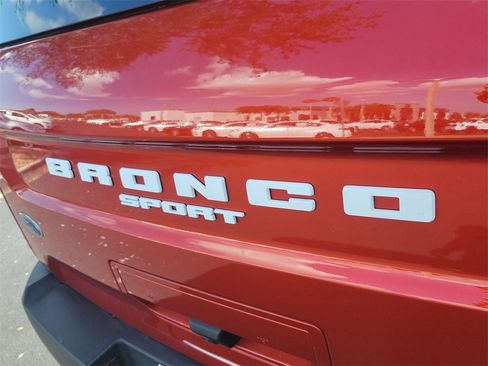 Used 2023 Ford Bronco Sport Badlands image 8