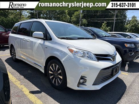 Used 2020 Toyota Sienna XLE w/ XLE Navigation Package AWD/4WD image 1