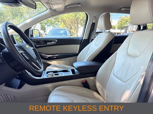 Used 2022 Ford Edge Titanium AWD/4WD image 4
